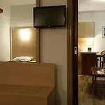 Layiotis アパートホテル