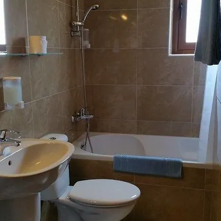 Layiotis 3* לרנקה