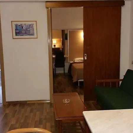 Layiotis 2* ラルナカ