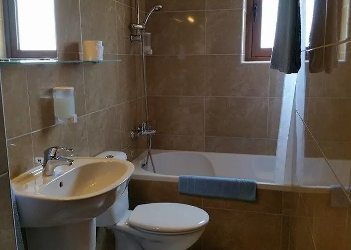 Layiotis 3* ラルナカ