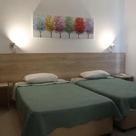 Layiotis 3* 라르나카