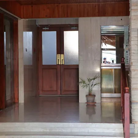 Apartahotel Layiotis 3*
