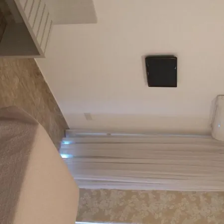 Layiotis 4*