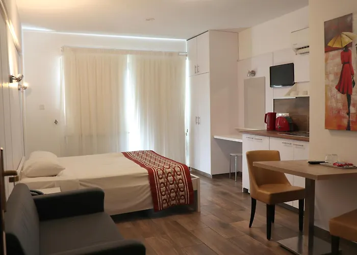 Layiotis Lejlighedshotel 3*